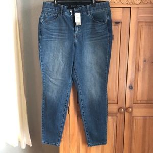 NWT. Lane Bryant size 18R Skinny Jeans